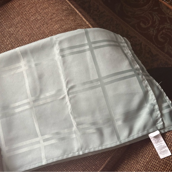 Easter Linens - Picture 10 of 11